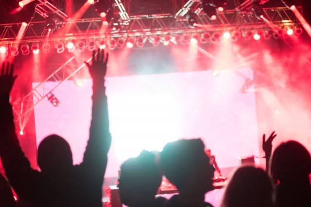 ライブ後でヒマにしているんだとか